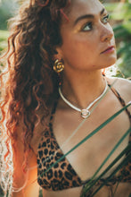 Load image into Gallery viewer, Spiral Shell earrings